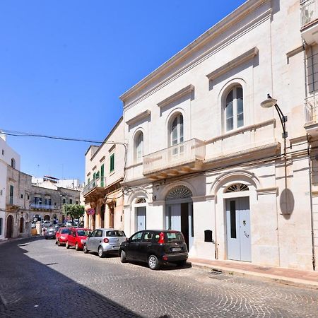 Palazzo Greco - Luxury Apartments With Sea-View 오스투니 외부 사진