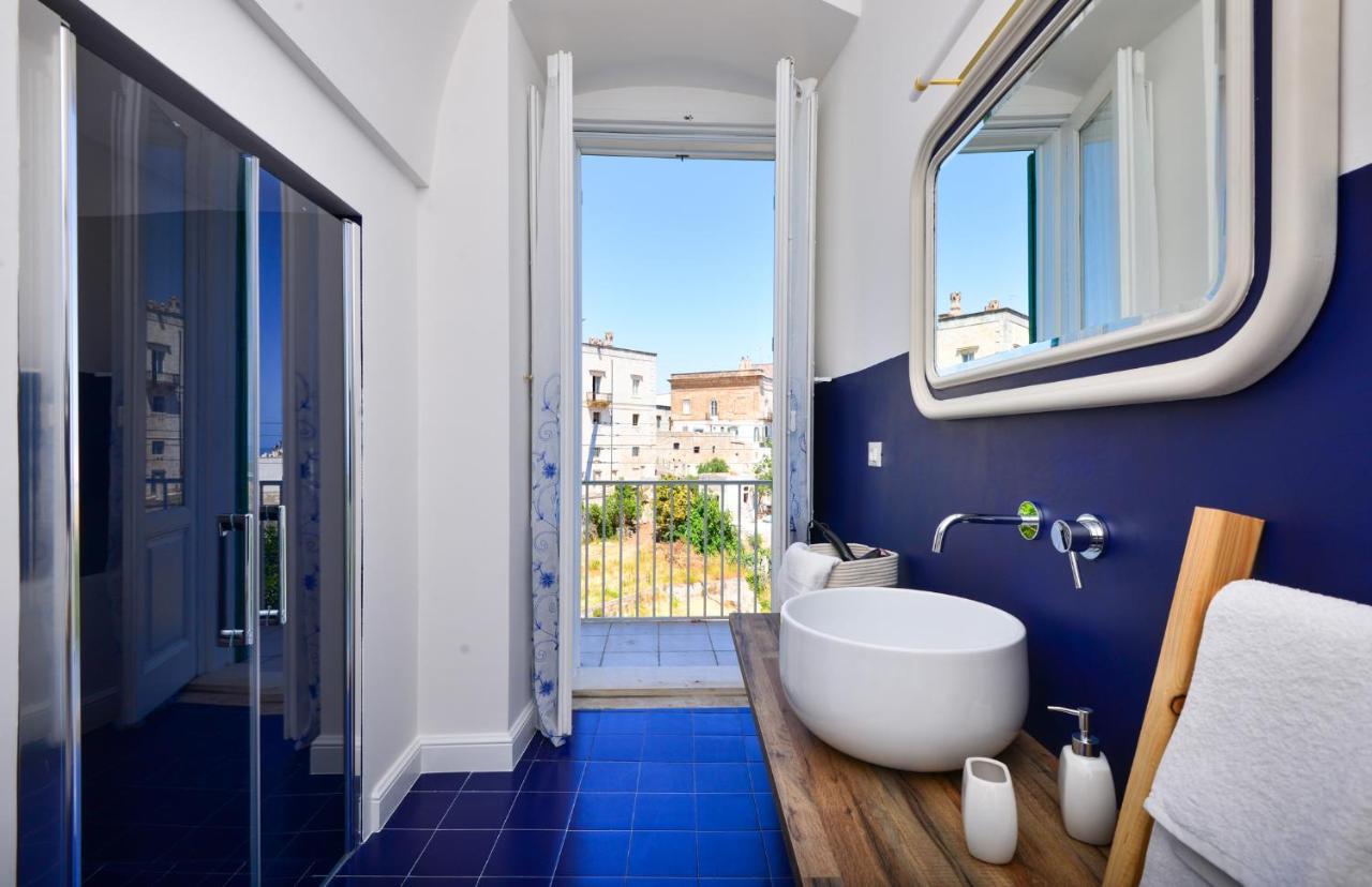 Palazzo Greco - Luxury Apartments With Sea-View 오스투니 외부 사진