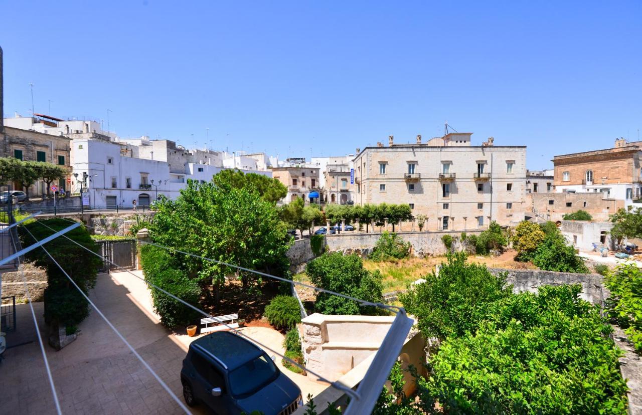 Palazzo Greco - Luxury Apartments With Sea-View 오스투니 외부 사진