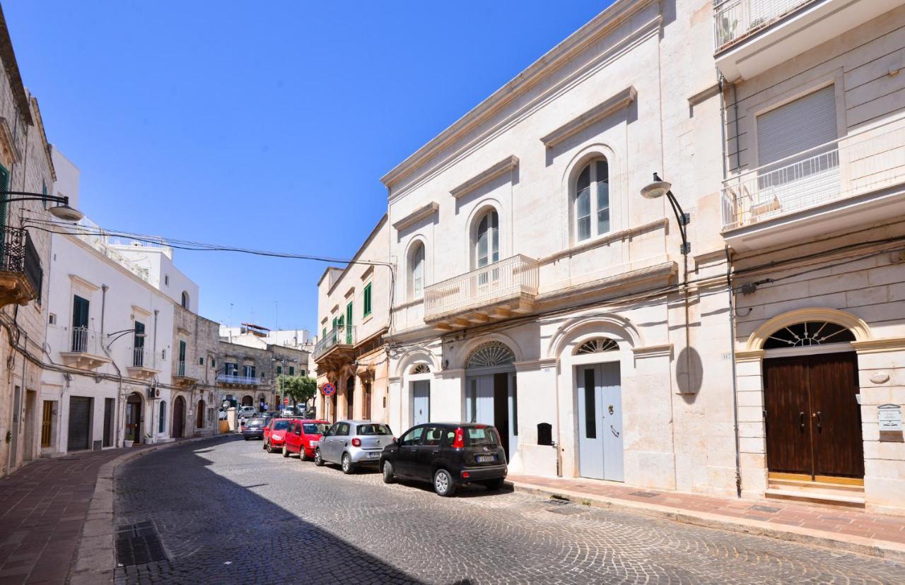 Palazzo Greco - Luxury Apartments With Sea-View 오스투니 외부 사진