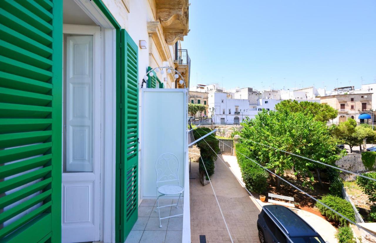 Palazzo Greco - Luxury Apartments With Sea-View 오스투니 외부 사진