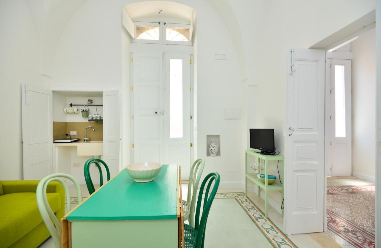 Palazzo Greco - Luxury Apartments With Sea-View 오스투니 외부 사진