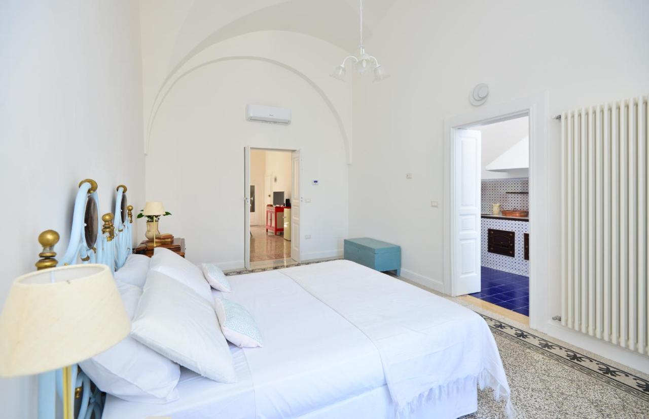 Palazzo Greco - Luxury Apartments With Sea-View 오스투니 외부 사진