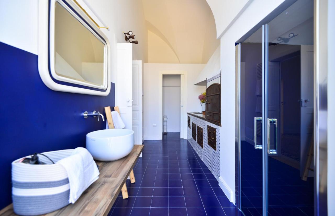 Palazzo Greco - Luxury Apartments With Sea-View 오스투니 외부 사진