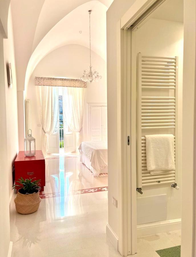 Palazzo Greco - Luxury Apartments With Sea-View 오스투니 외부 사진
